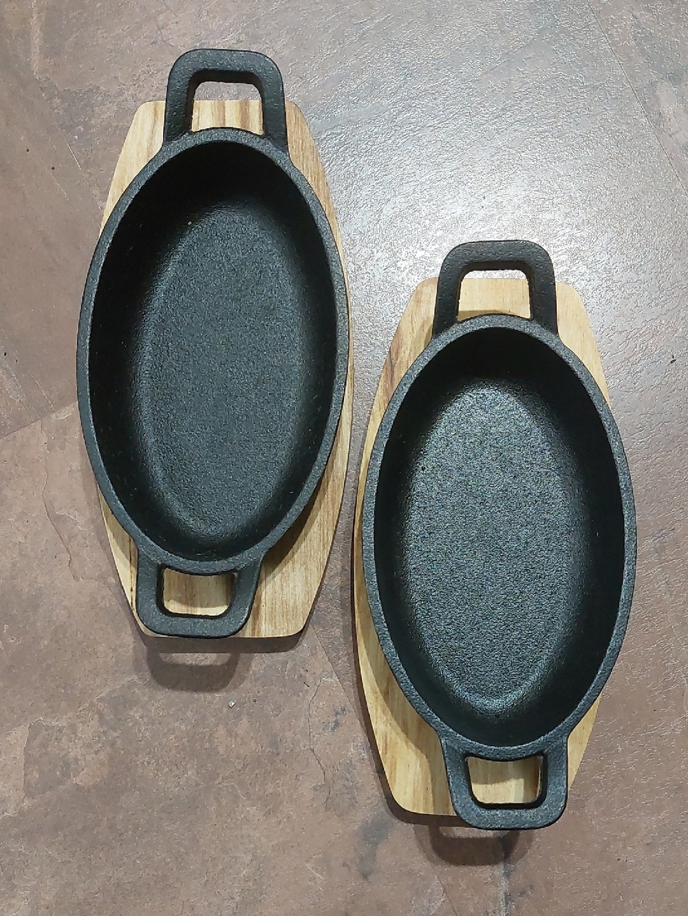 Set Of 2 Cast Iron Oval Skillet Sizzle Server with Wood Trivet - Black